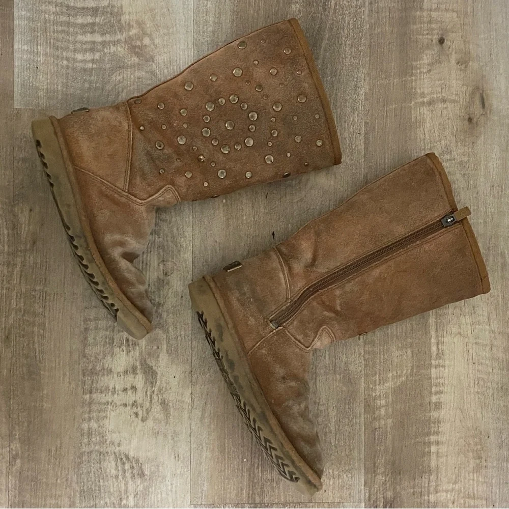 3/$25 Studded‎ Girl Ugg Boots size 1